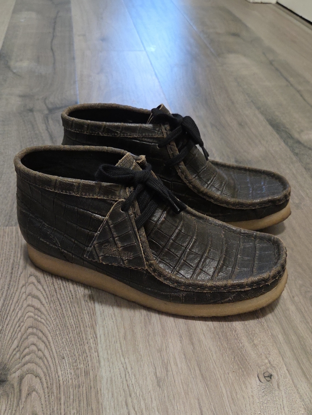 Clarks Originals Wallabee Black Distressed Croc-Texture Chukka Shoes